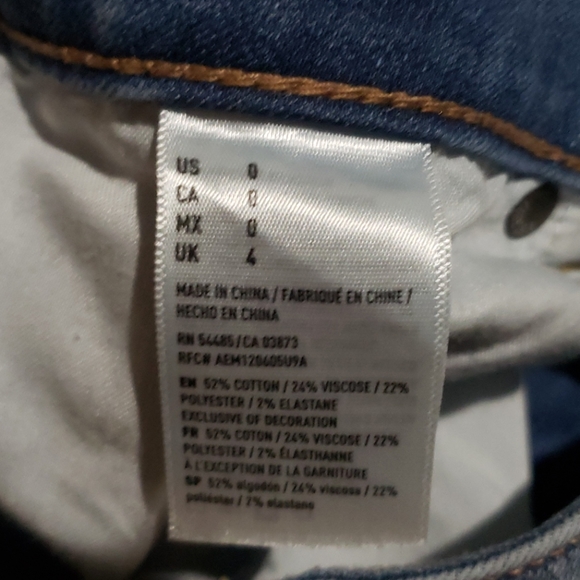 AMERICAN EAGLE light was distressed jean shorts - Picture 4 of 6